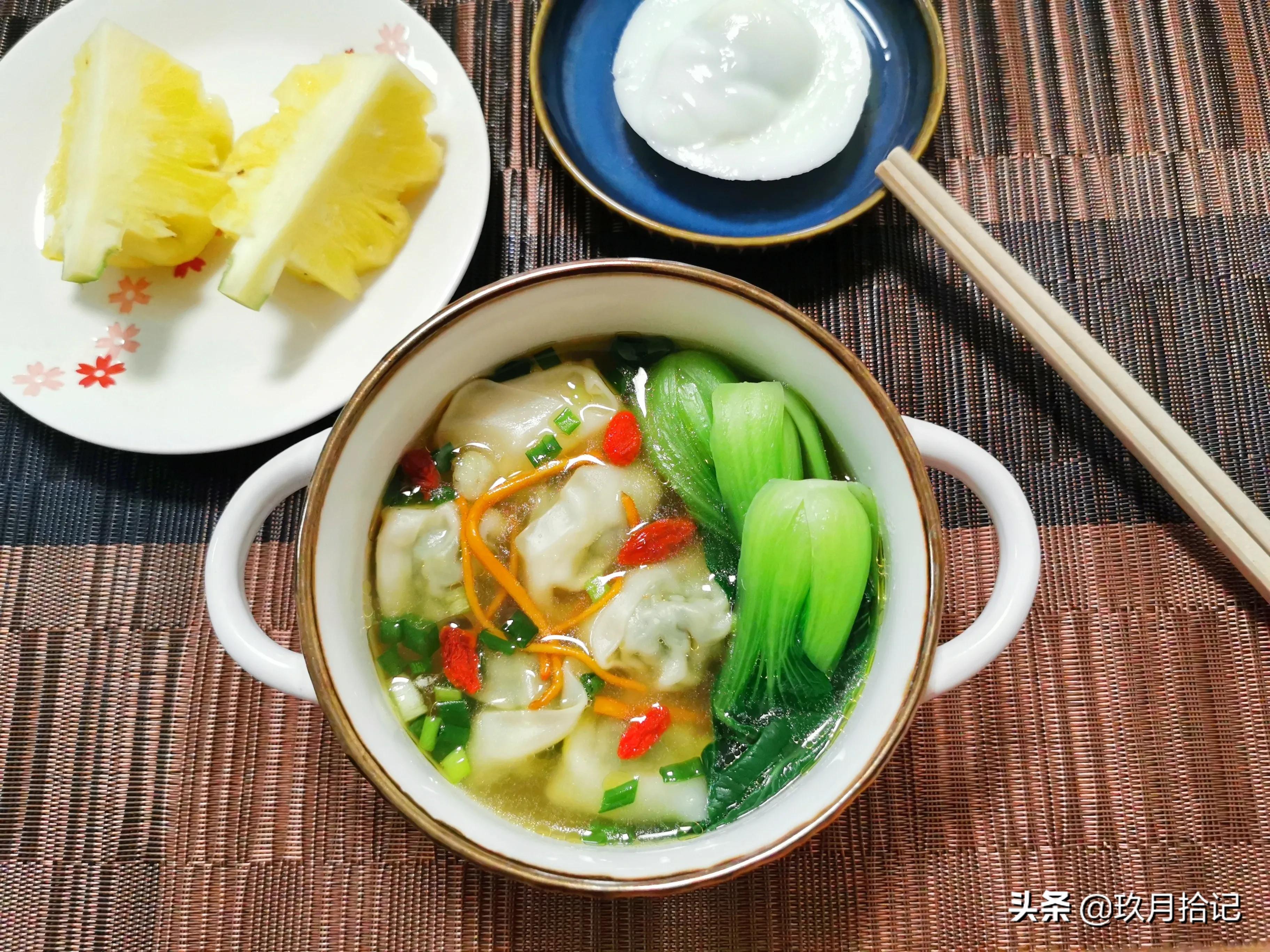 高中生学习紧张早餐别总牛奶面包，每天营养丰富换样吃用陪伴减压