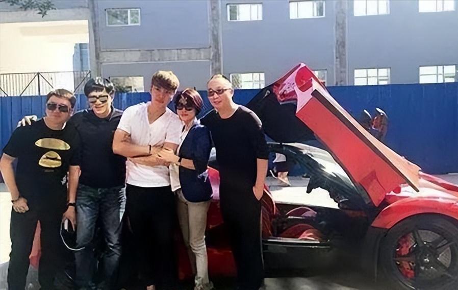 生活过得去头顶带点绿下一句,生活过得去头上带绿的句子