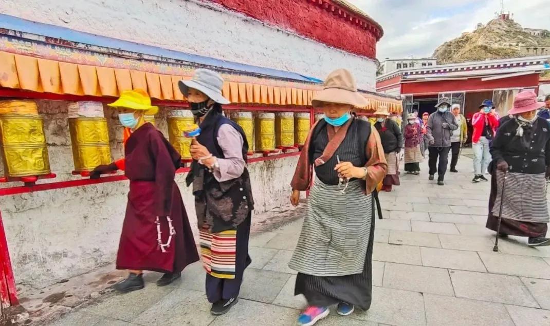 拉萨布达拉宫一万元可以玩下来不,拉萨布达拉宫海拔高度是多少米