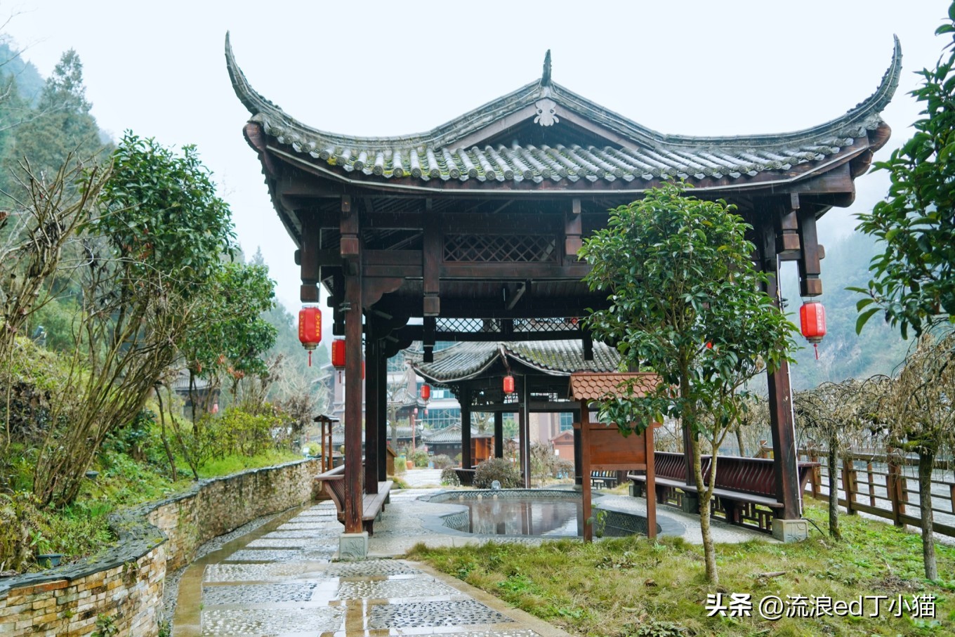 四川峨眉山一线天风景,万源小众秘境