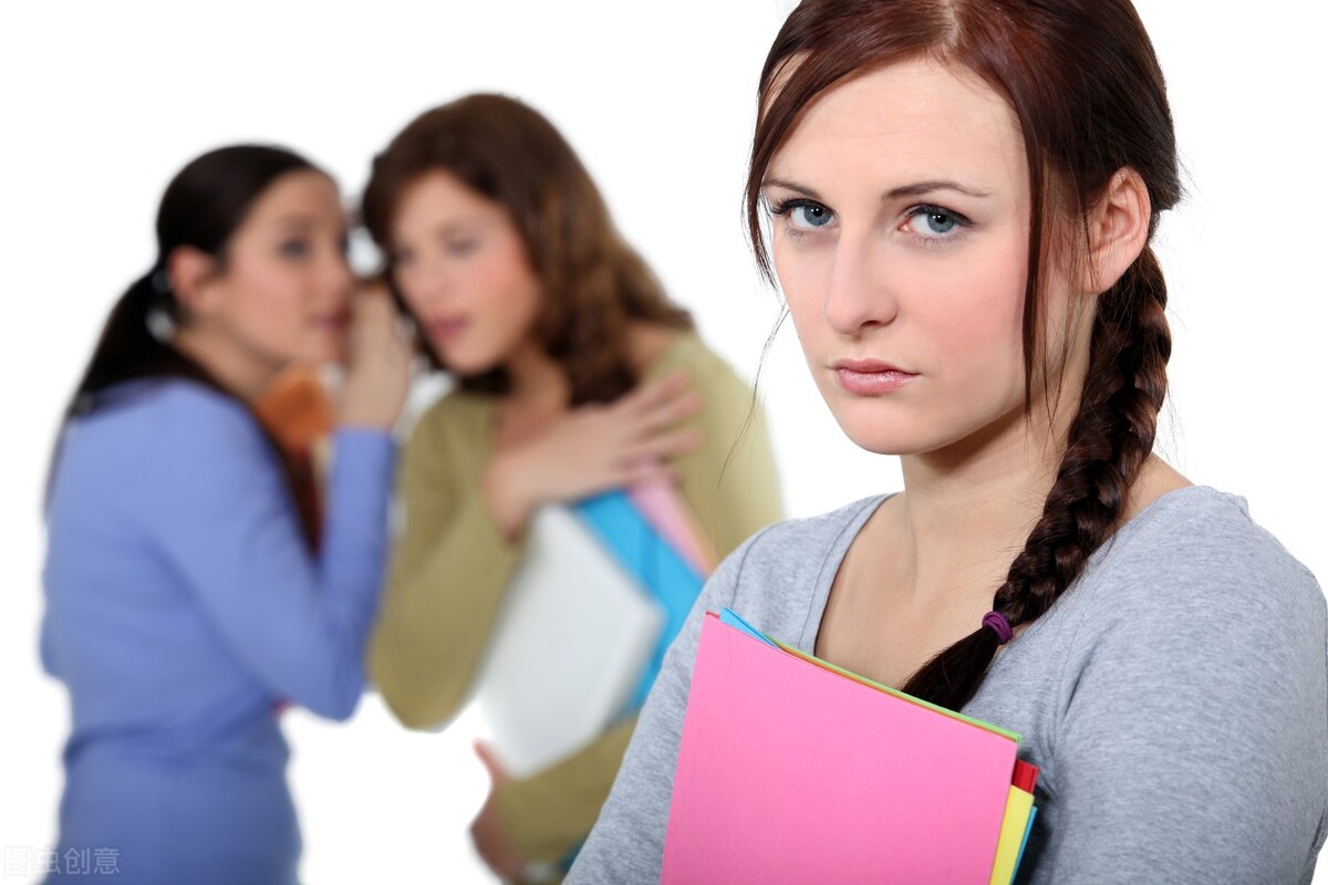 同事太恶心了想辞职,工作中遇到恶心的同事该不该跑路