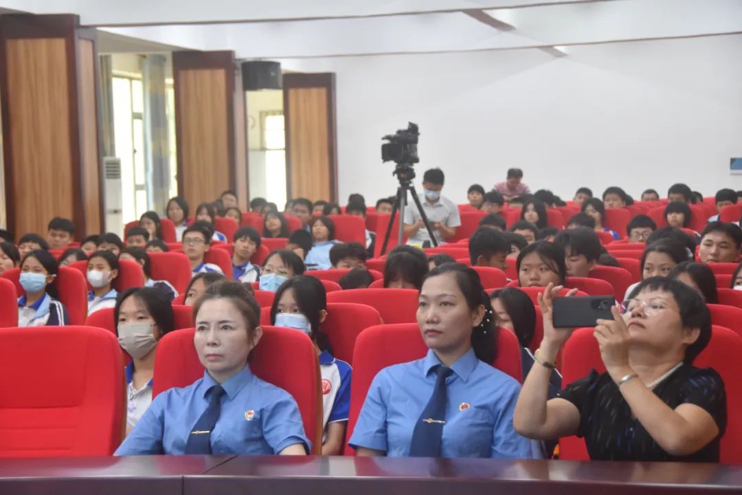 2.4万个赞这场直播课深受师生欢迎