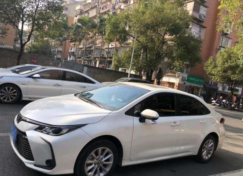 卡罗拉2021款1.2t精英和轩逸悦享,轩逸e-power和卡罗拉双擎怎么样选