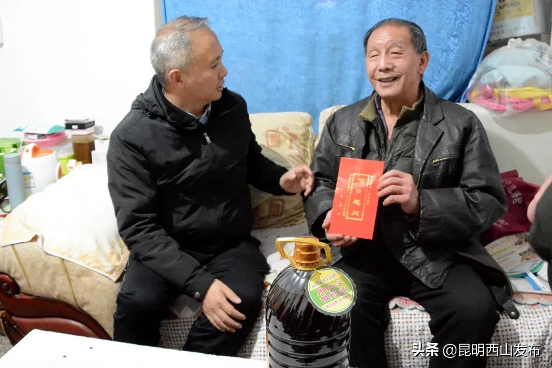 春节慰问暖人心殷殷真情送祝福,西山区委书记走访慰问部队