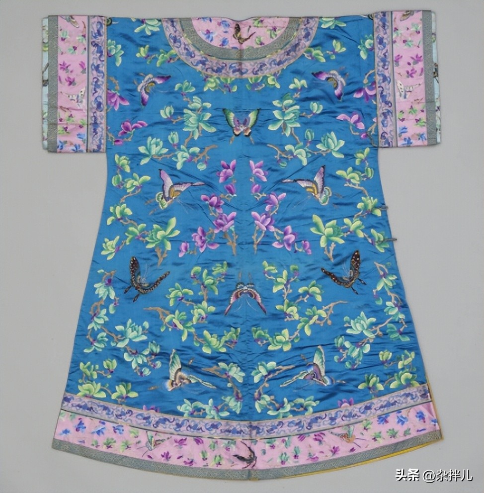 给慈禧太后染发，染好了赏旗袍，染不好掉脑袋。