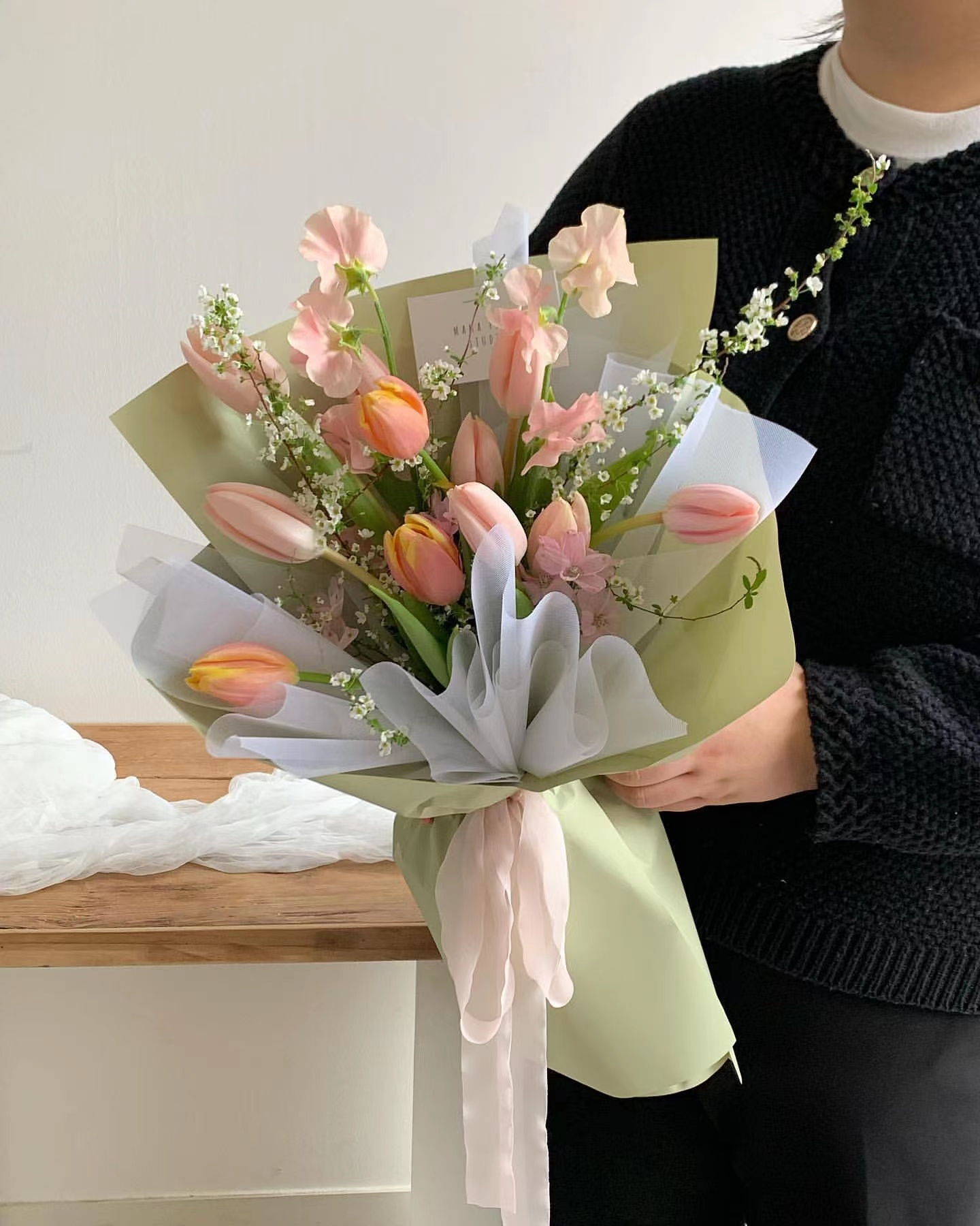 母亲节期间馨园花店开展鲜花促销,母亲节期间馨园花店原价每支4元