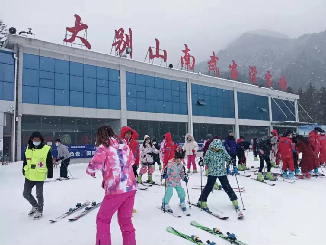 武汉周边滑雪场排名,武汉九峰山滑雪场开放时间