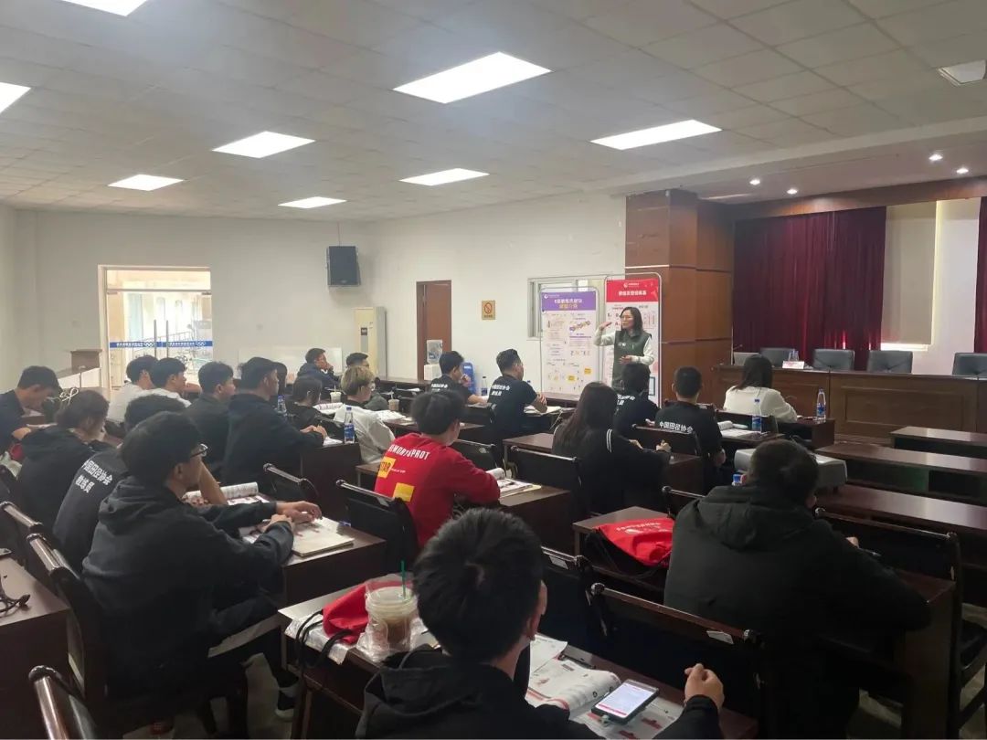 中国田径协会教练员学习哪些内容,中国田径协会e级教练考核内容