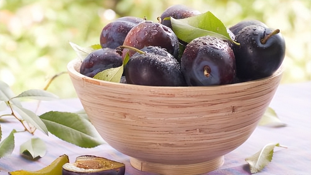 夏天吃哪些既清凉又健康水果,夏天到了这4种水果可多吃消暑