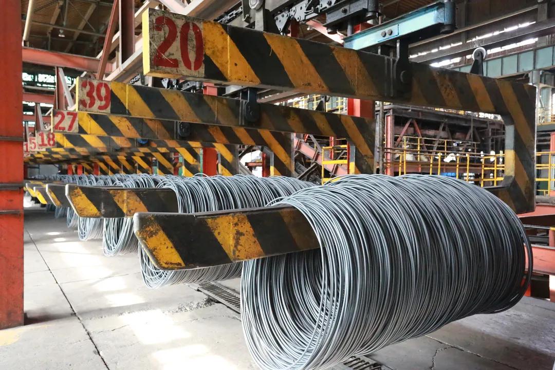 酒钢桥梁主缆缠绕钢丝用钢助力我国悬索桥建设