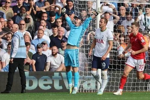 孙兴慜攻破诺伊尔,孙兴慜攻破切尔西