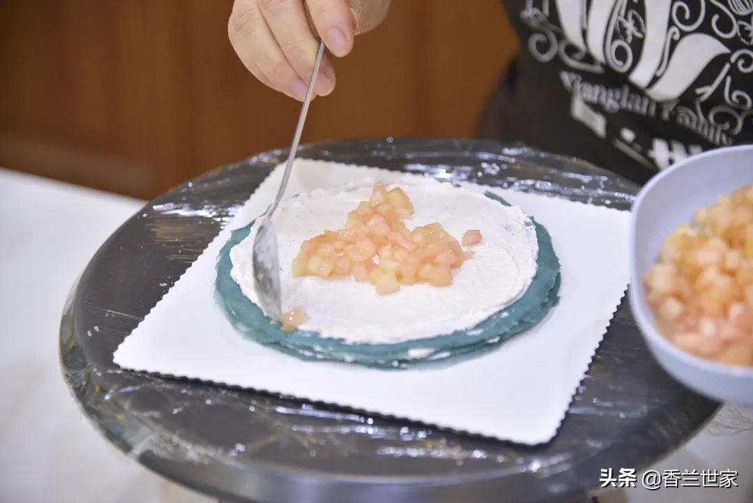 香兰蛋糕教学视频,乌龙蜜桃千层蛋糕教程