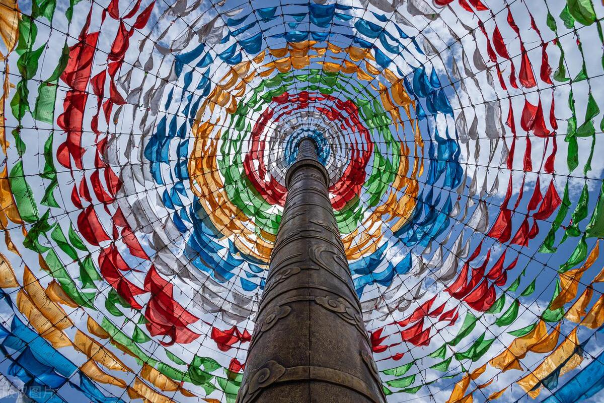 跟老板出差，他让我睡他房间，之后的事情让我觉得自己像个傻子