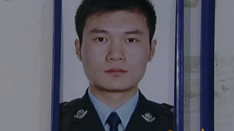 18岁民警因公殉职现场,党十八大以来因公牺牲民警