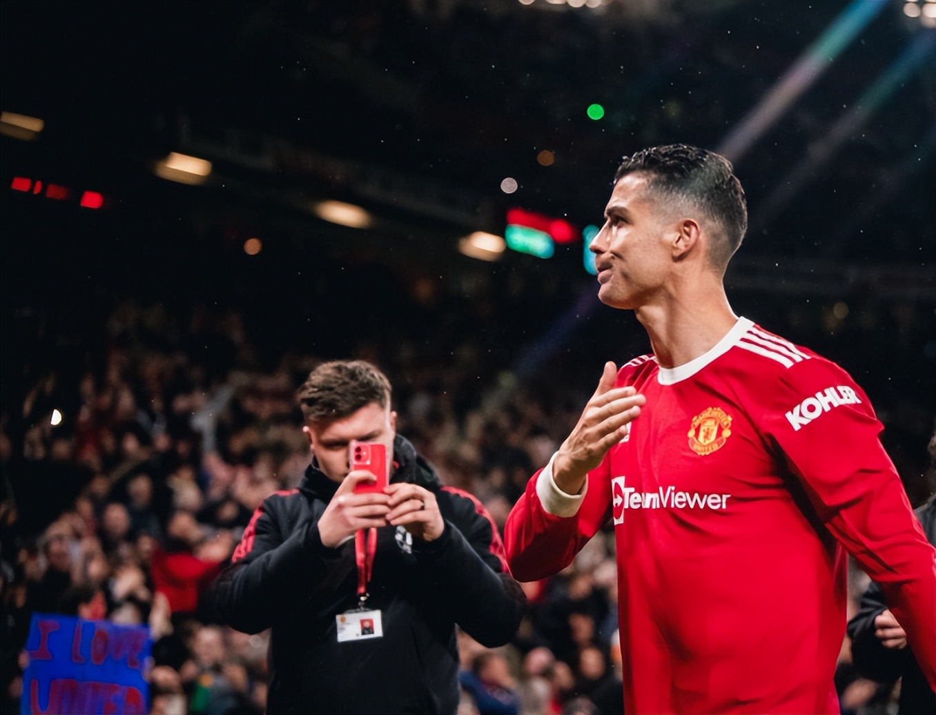 全球年收入第一运动员c罗,全球运动员收入排行c罗重回榜首