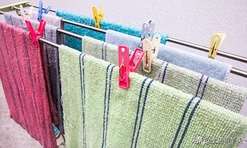 羽绒被长螨虫吗,羽绒被晾晒飞出的白色灰尘特别多