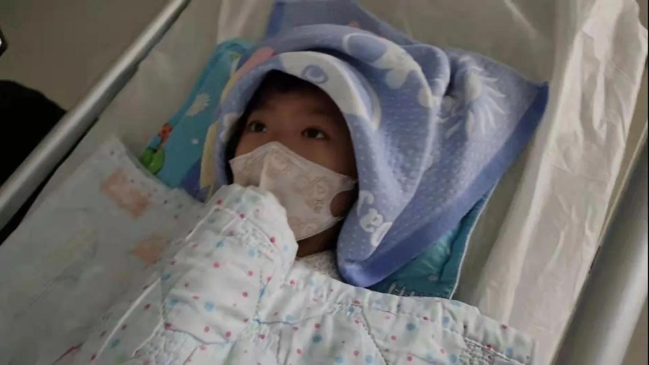 助力“尿袋男孩”的抗白之路