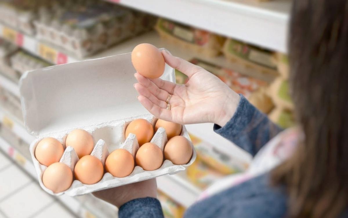 鸡蛋不放冰箱放一年都不坏的方法,鸡蛋保存方法可直接放冰箱保鲜吗