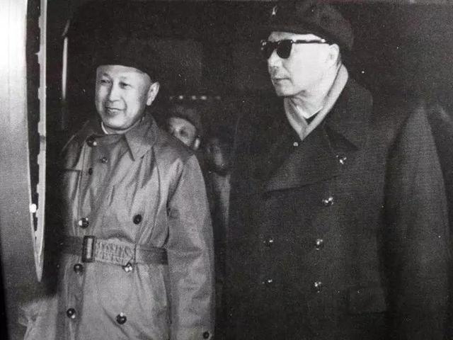 钱学森蒋英晚年照片,蒋英和钱学森照顾蒋英母亲