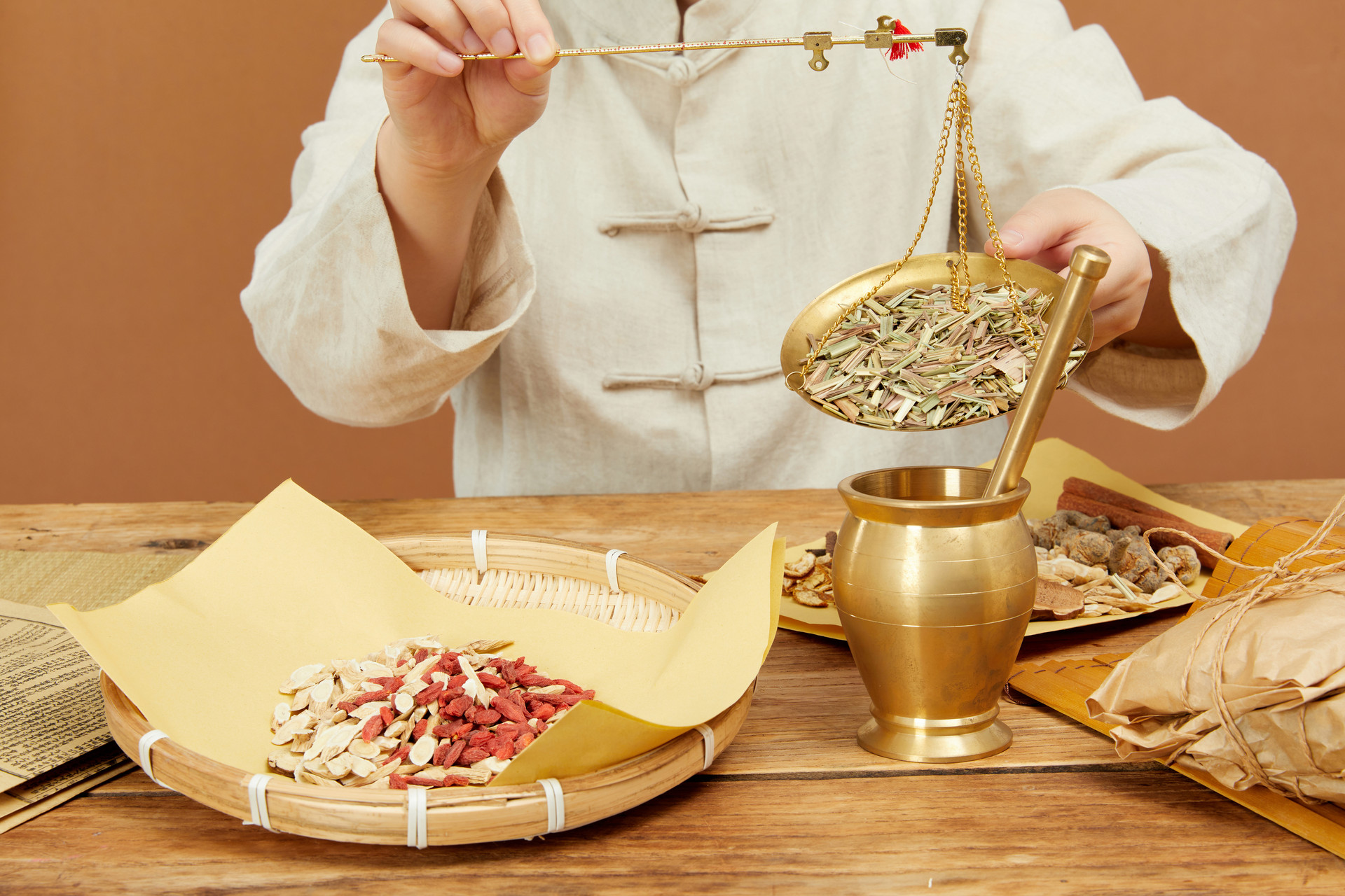 男性晚上睡觉出汗是阴虚还是阳虚,晚上睡觉出汗是肾阴虚还是肾阳虚