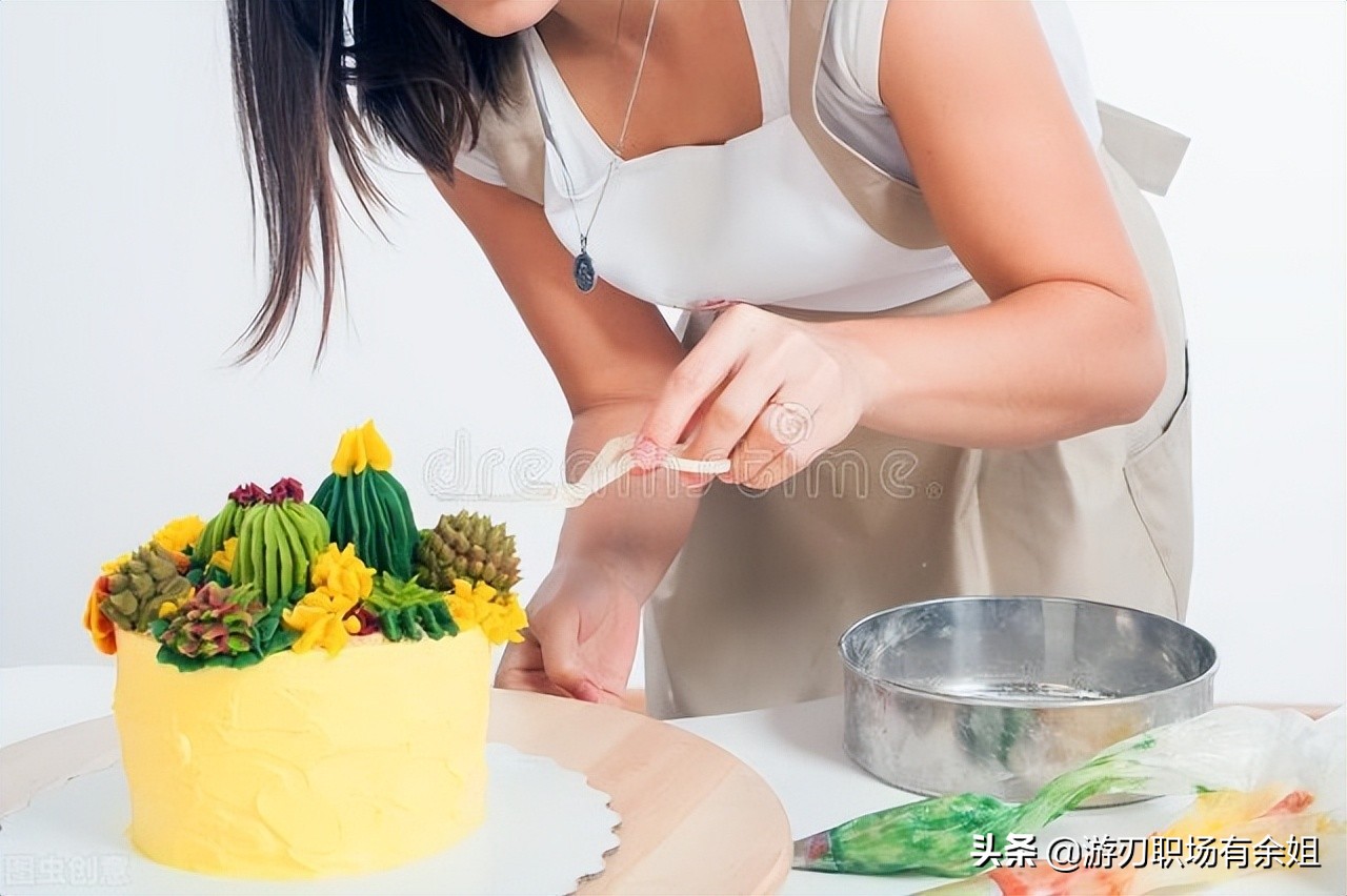 学蛋糕师还有前景么,学蛋糕师有前途吗男生