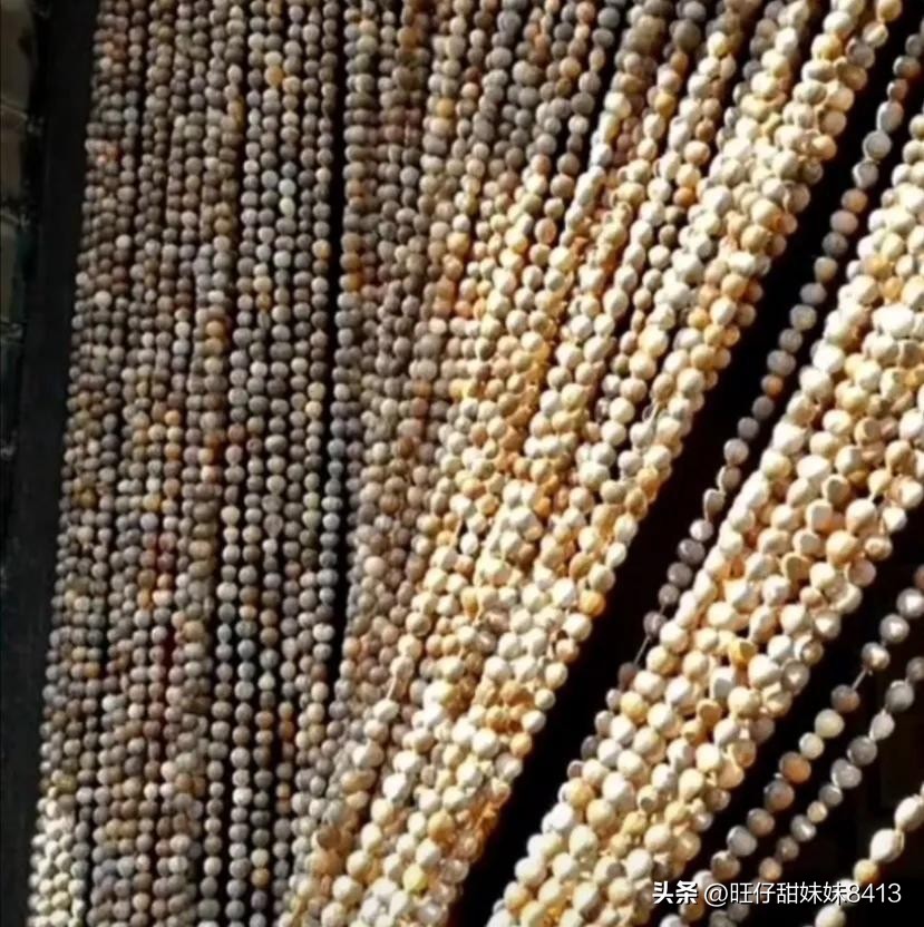 80年代自制门帘挂历纸,旧挂历挂帘