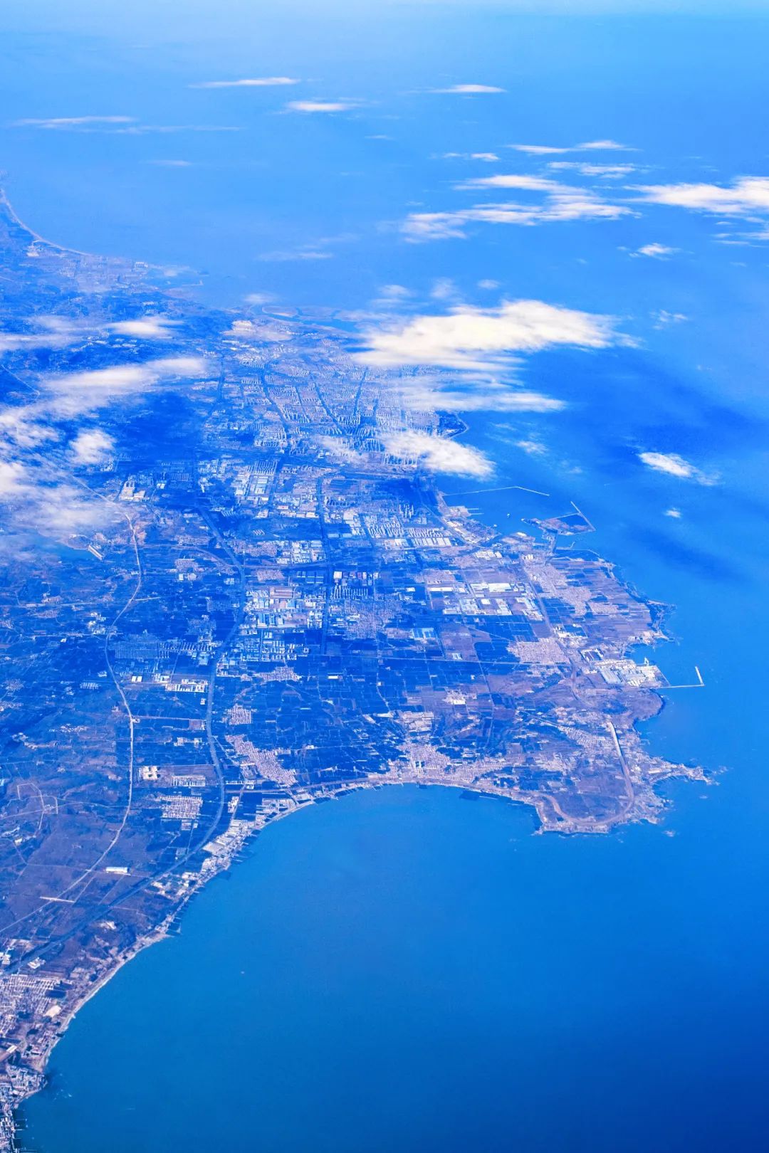 一到夏天，烟台就成了人们心心念念的消暑天堂！