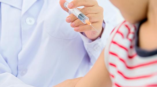 疫苗移动接种车,移动疫苗接种车开进小区