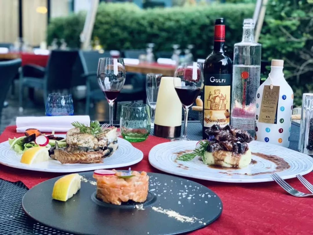 意大利米兰街头时尚视频,米兰街头人们为什么那么时尚悠闲