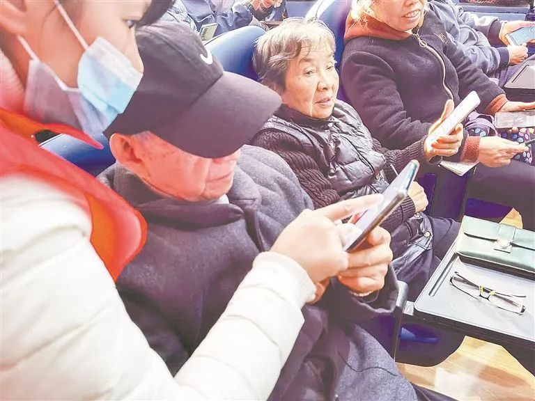 跳江自杀事件老头,跳江的一般死因