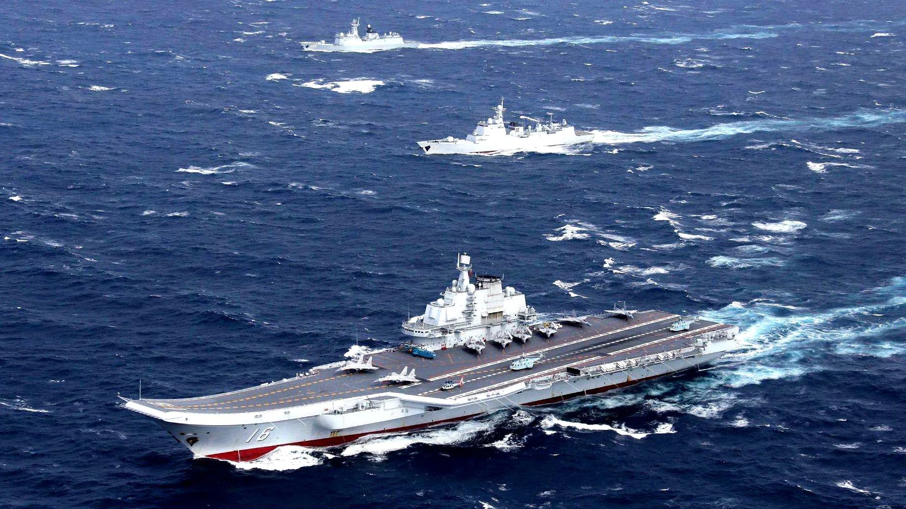 055和美国航母哪个厉害,055和美国航母