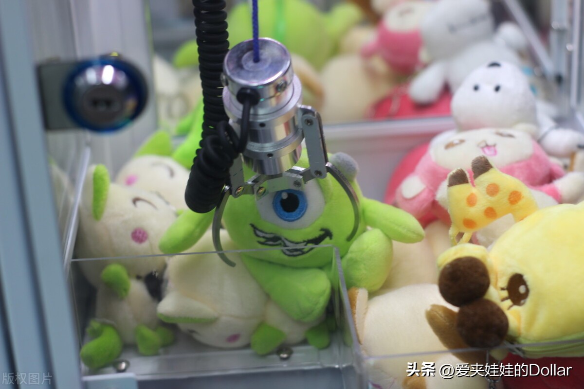 玩抓娃娃机的几个小诀窍,抓娃娃机每次都能抓到东西秘诀