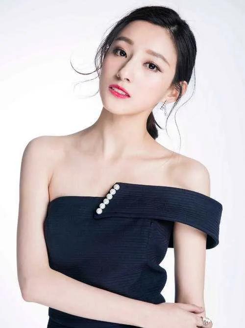 如虎添翼，美貌与实力并存的马凡舒