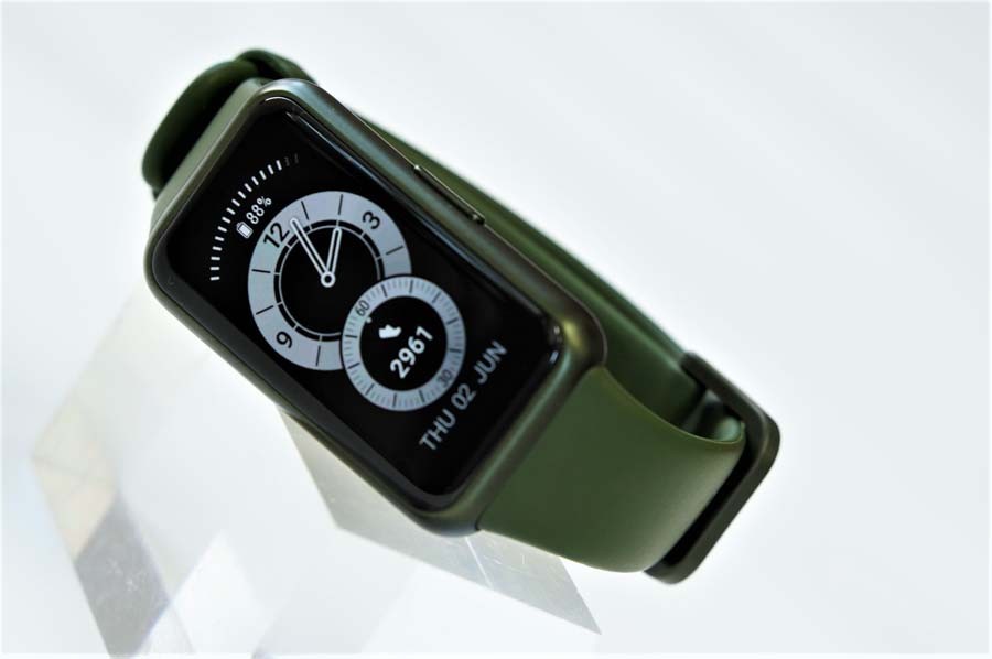 推荐一款性价比高的智能手环2017,2017年值得入手的智能手环