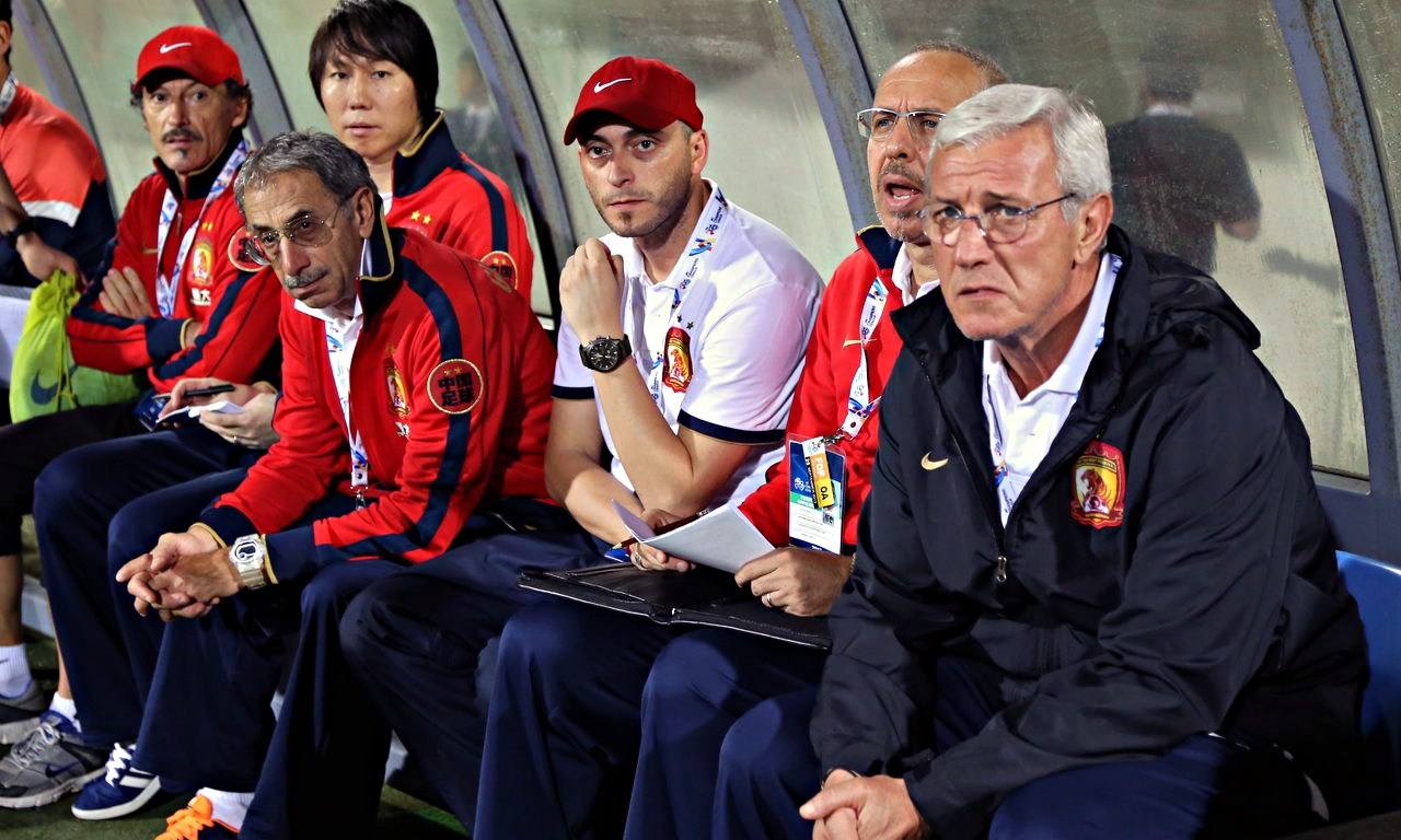 前国足主教练的资本版图,国足低调座驾