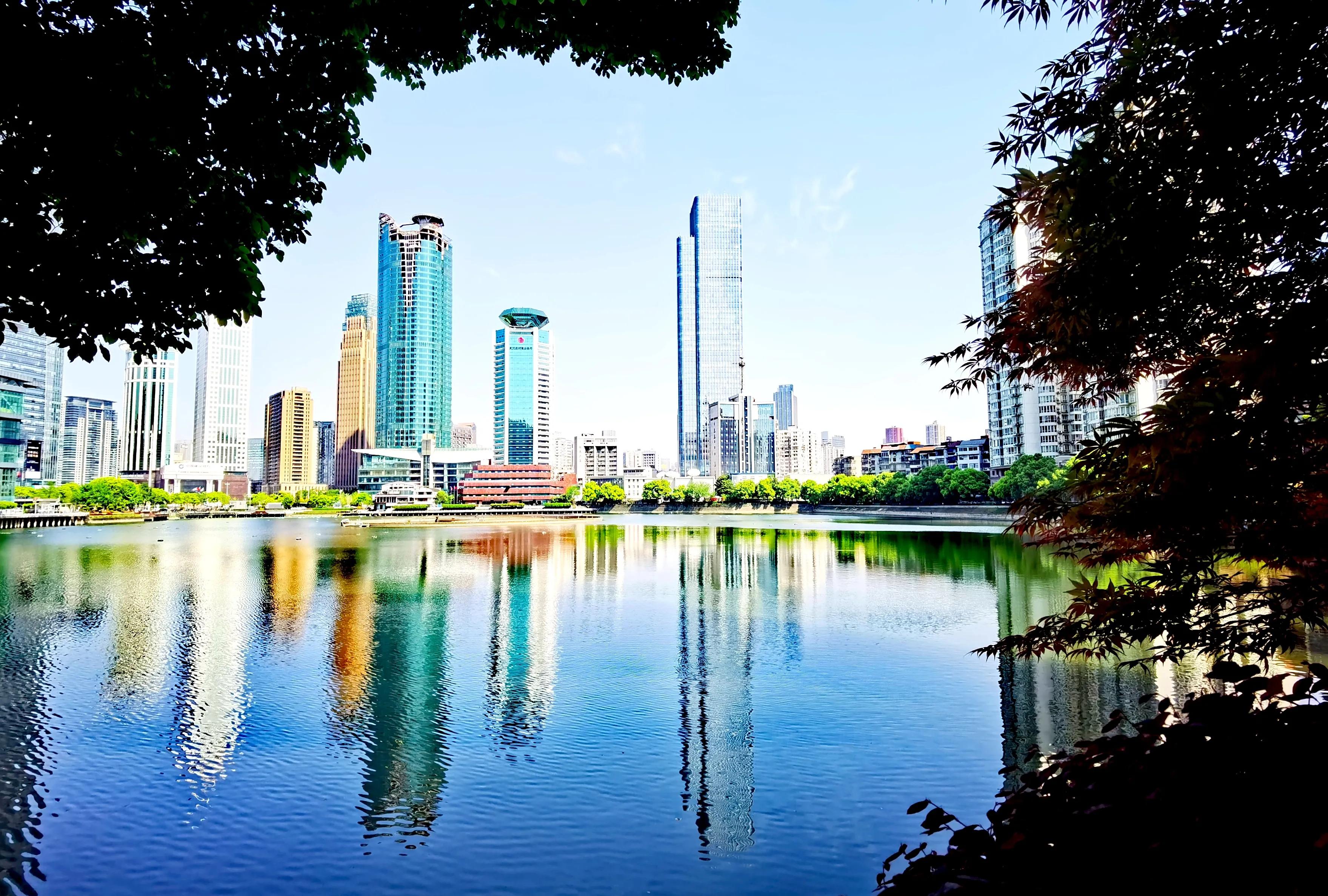 武汉的沉湖湿地公园,武汉最大喷泉