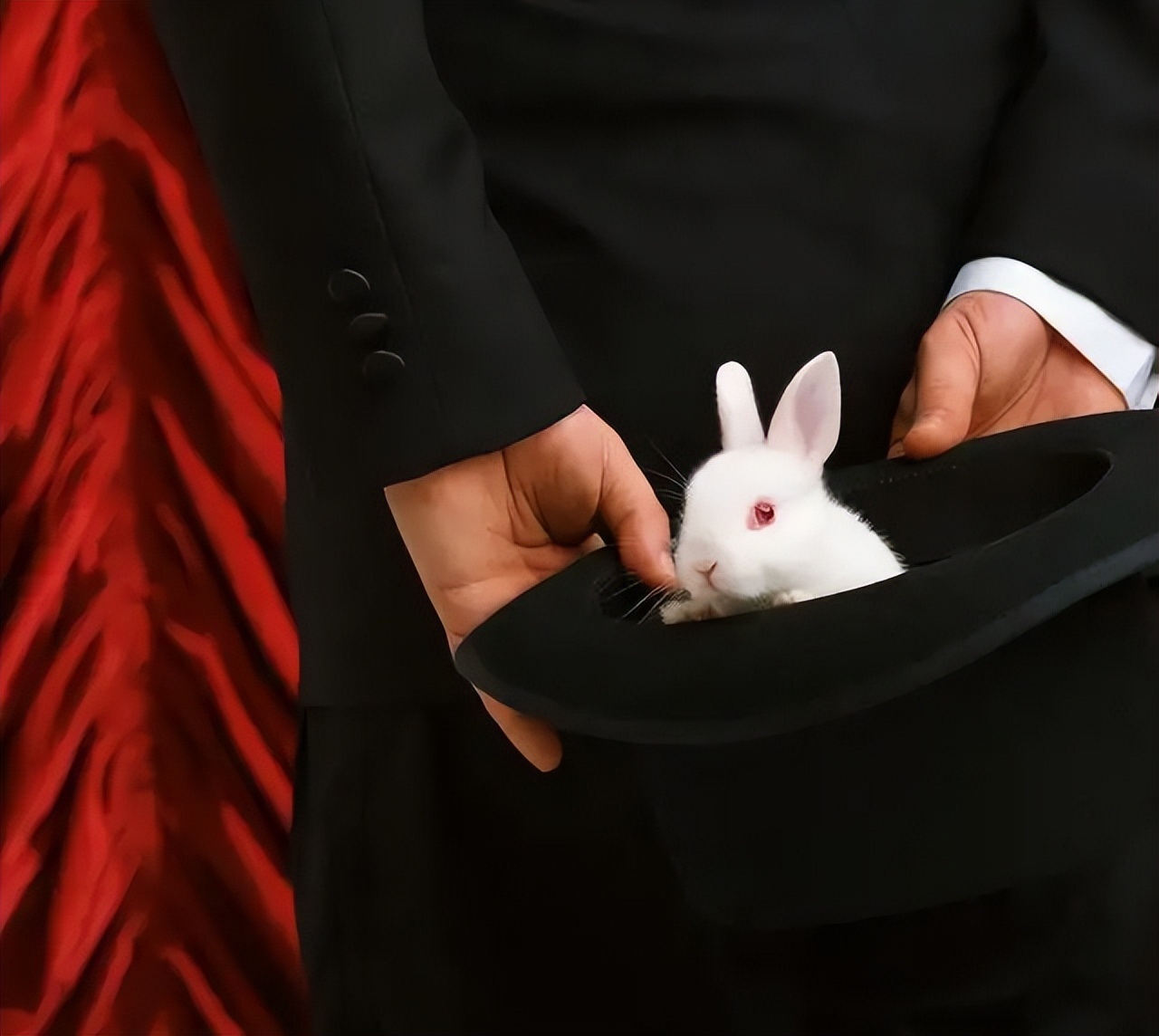 足球“帽子戏法”科普讲解,德甲德比战帽子戏法