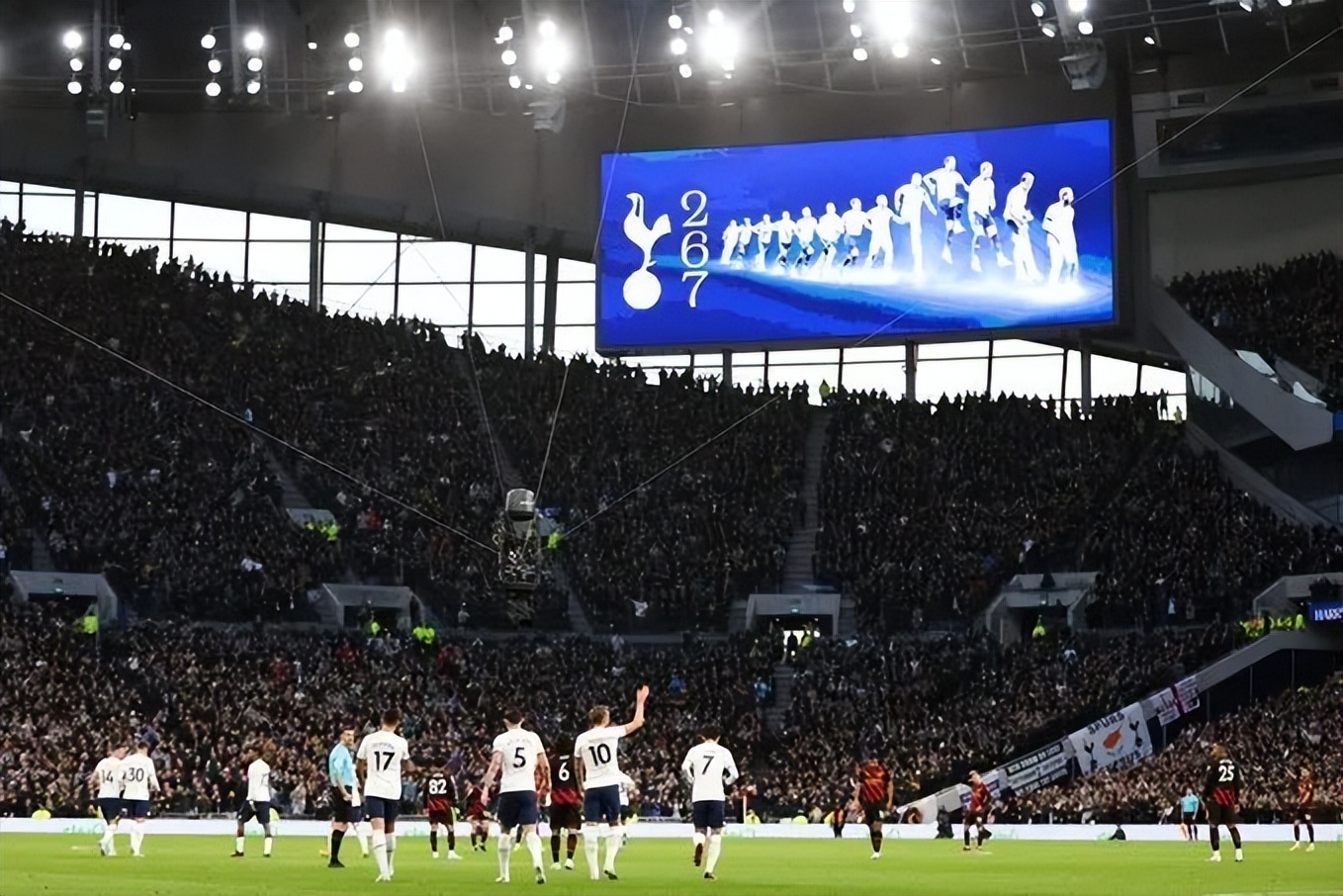 凯恩破门加冕队史射手王,凯恩射手王