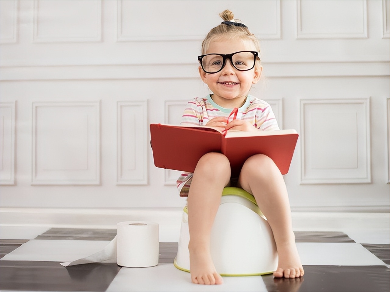 上幼儿园还不会尿尿怎么办,上幼儿园了还用尿不湿正常吗