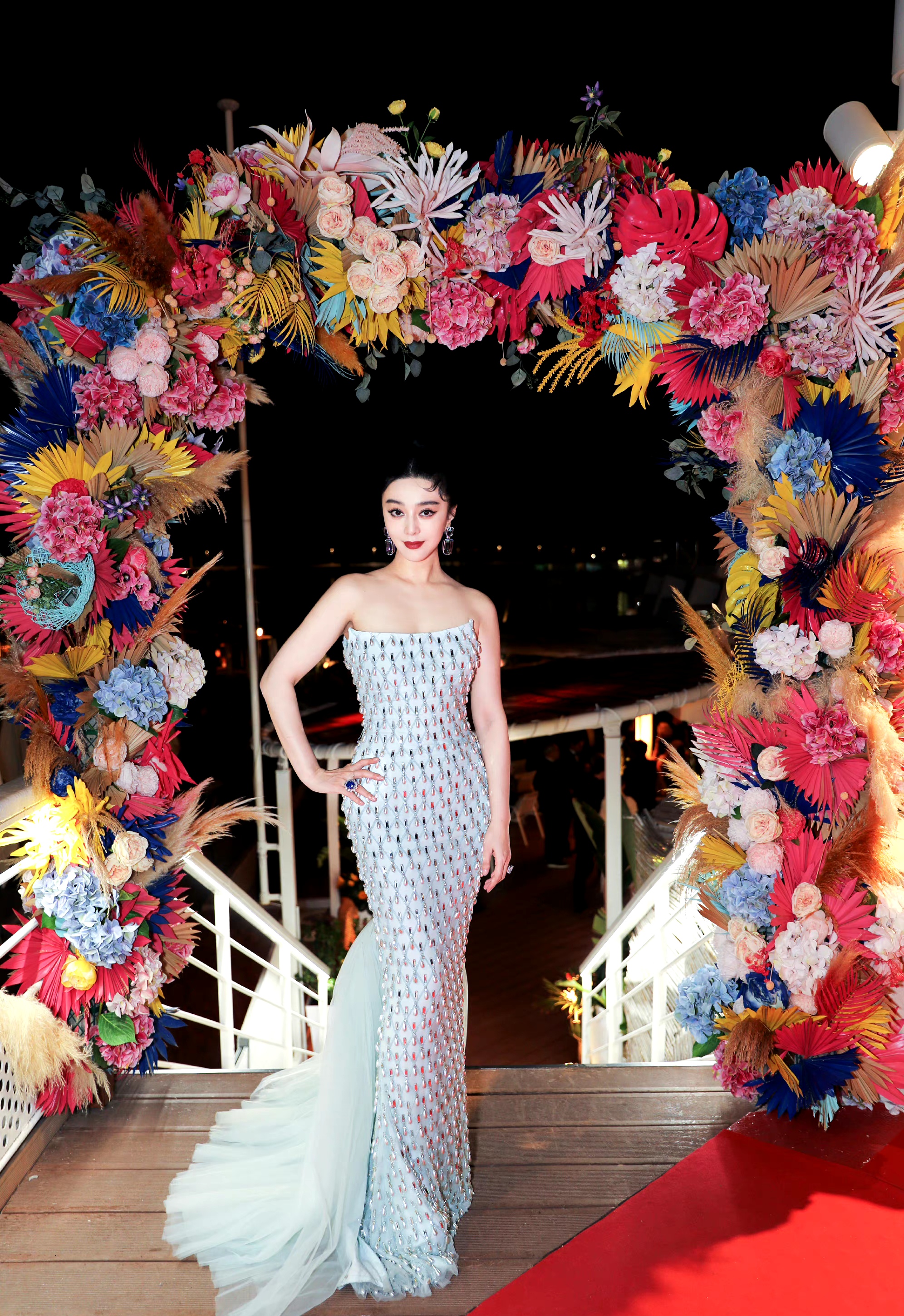 范冰冰最近一次戛纳造型,范冰冰戛纳三日行