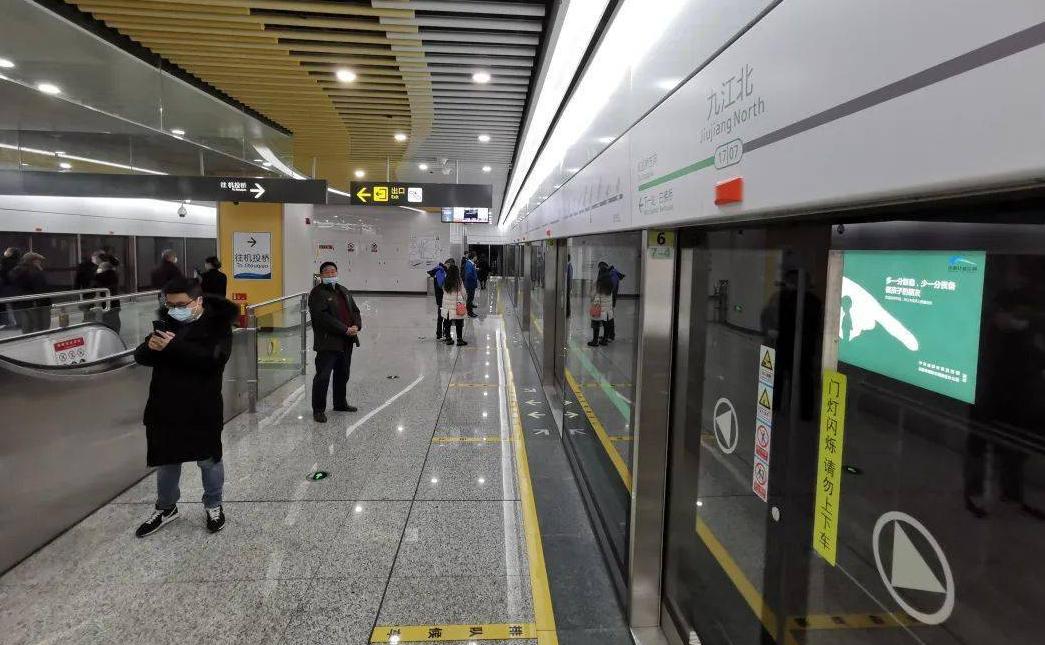 外国专家谈论中国人勤劳,为什么外国人那么穷还那么懒