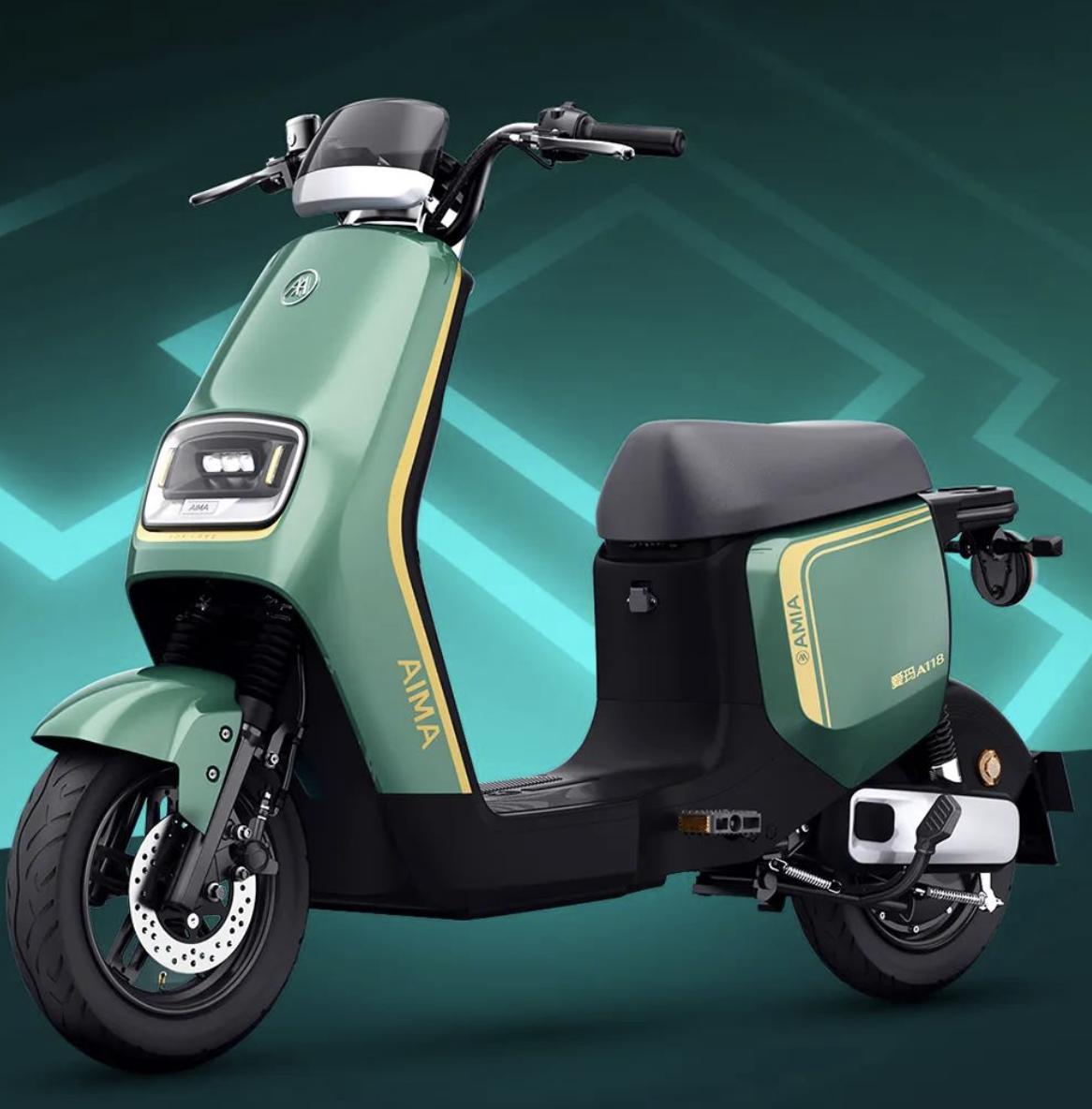 爱玛200公里续航电动车测评,爱玛指挥官a808和指挥官a118的区别