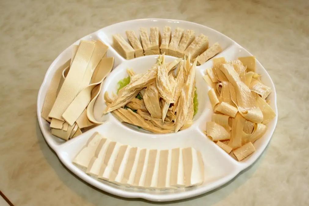 牛奶和什么在一起可以淡化皱纹,有没有吃了能去皱纹的食物