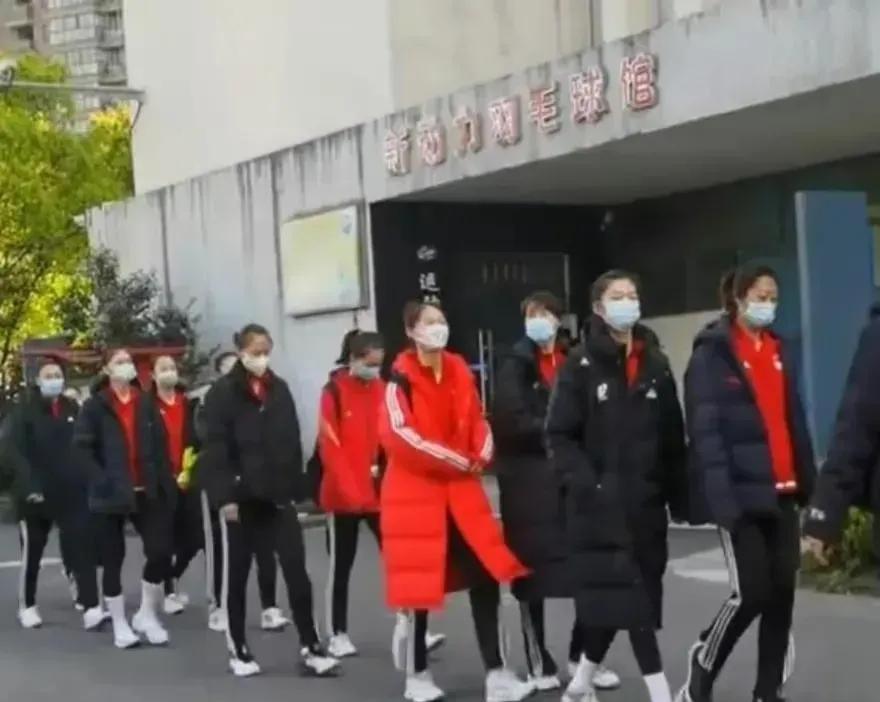 中国女排夺冠加码蔡斌遇大考,女排夺冠蔡斌