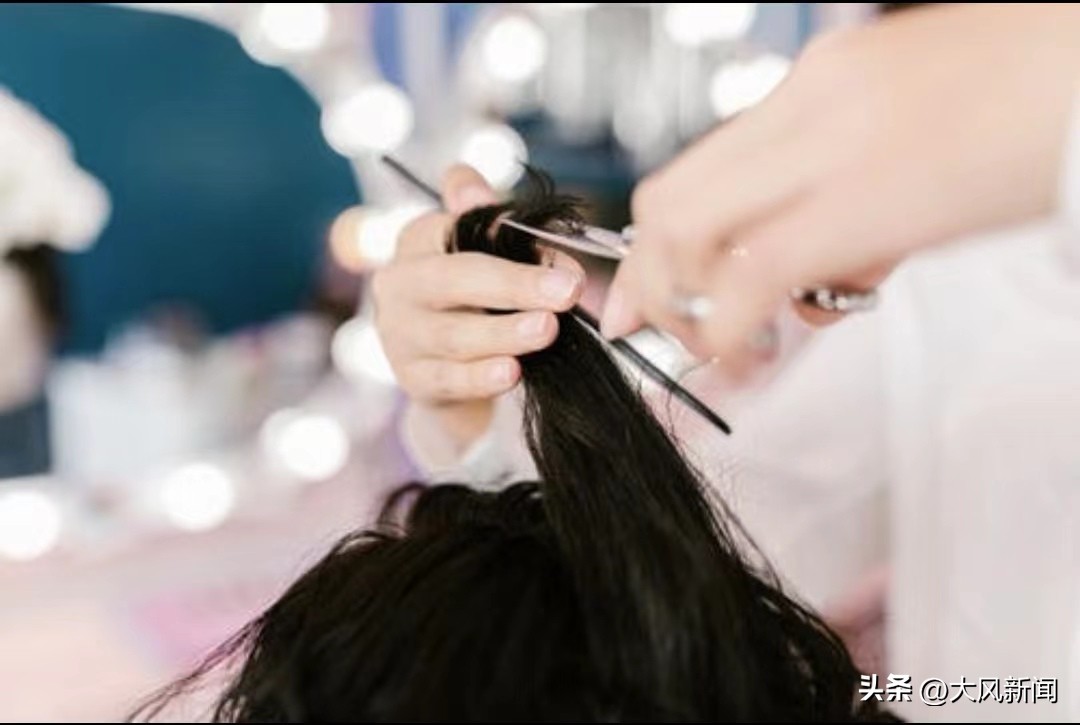 小情侣烫头理发，被“套路”消费6820元？店方称递价目表自己选的，律师称店家涉嫌误导消费