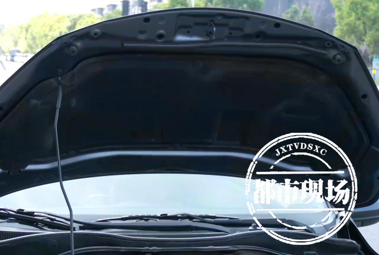 在江铃海外马自达修车后，男子质疑售后换的“副厂件”：这是以次充好！