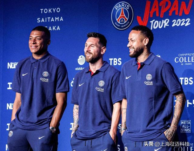 梅西挑战智能机器人,梅西挑战日本大型机器人