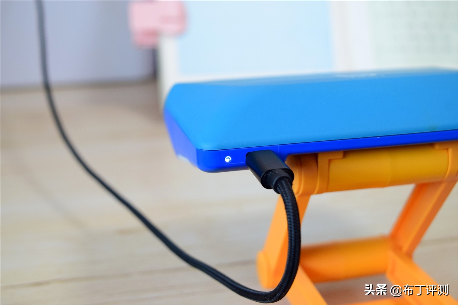 如何培养孩子的正确坐姿？UBOT智能坐姿矫正器评测