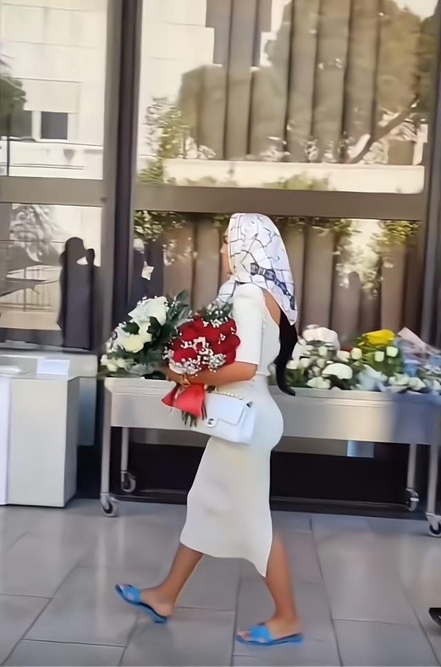 曝c罗女友为他怀上双胞胎 (c罗前女友带娃近照曝光)