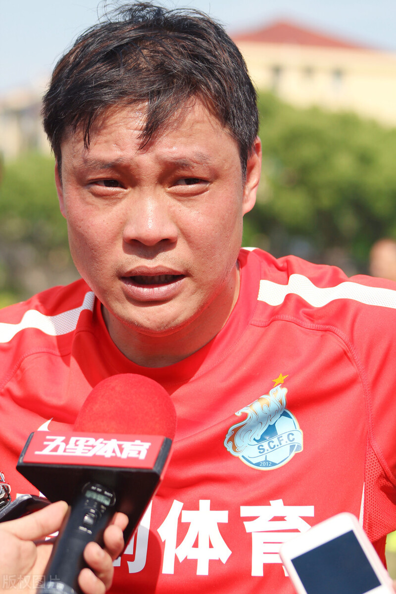 范志毅怼球迷拿那么多钱你妒忌啊,范志毅踢球时脾气